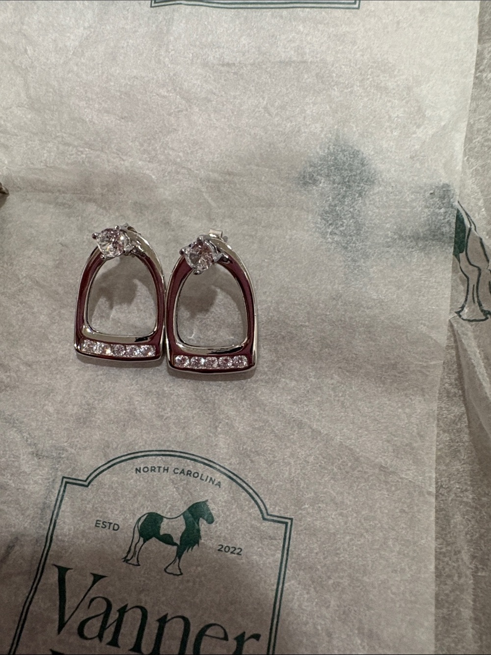 Silver toned post stud stirrup earring with removable stud nwot